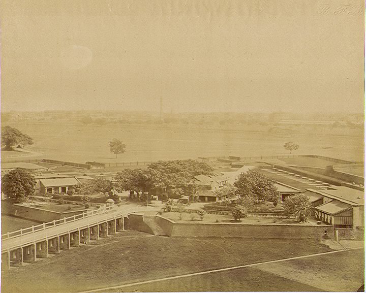 Chowringhee gate Fort William an albumen photo, 1880's