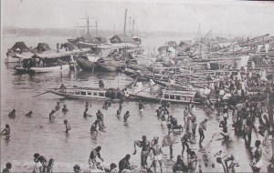 The Jagannath Bathing Ghat, Calcutta a postcard view 1937-rev