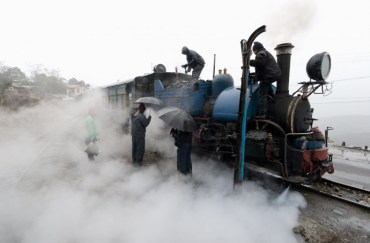Darjeeling’s Toy Train by Carsten Bockermann